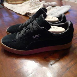 NEW Puma Sneakers  Men's 11.5, Black Suede